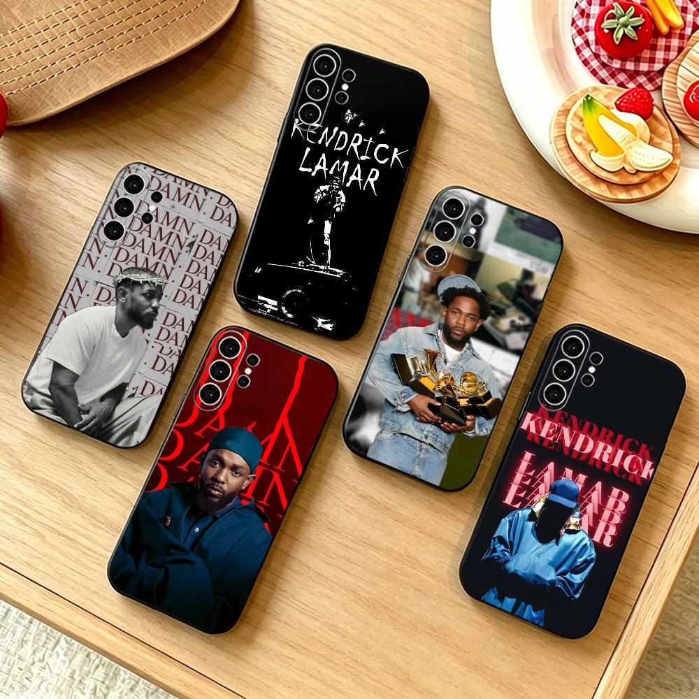 Street Fashion Store - เคสโทรศัพท์แร็ปเปอร์ เคนดริก ลามาร์ สำหรับ Samsung S25,S24,S21,S22,S23,S30,Ultra,S20,Plus,Fe,Note,10,9,5G