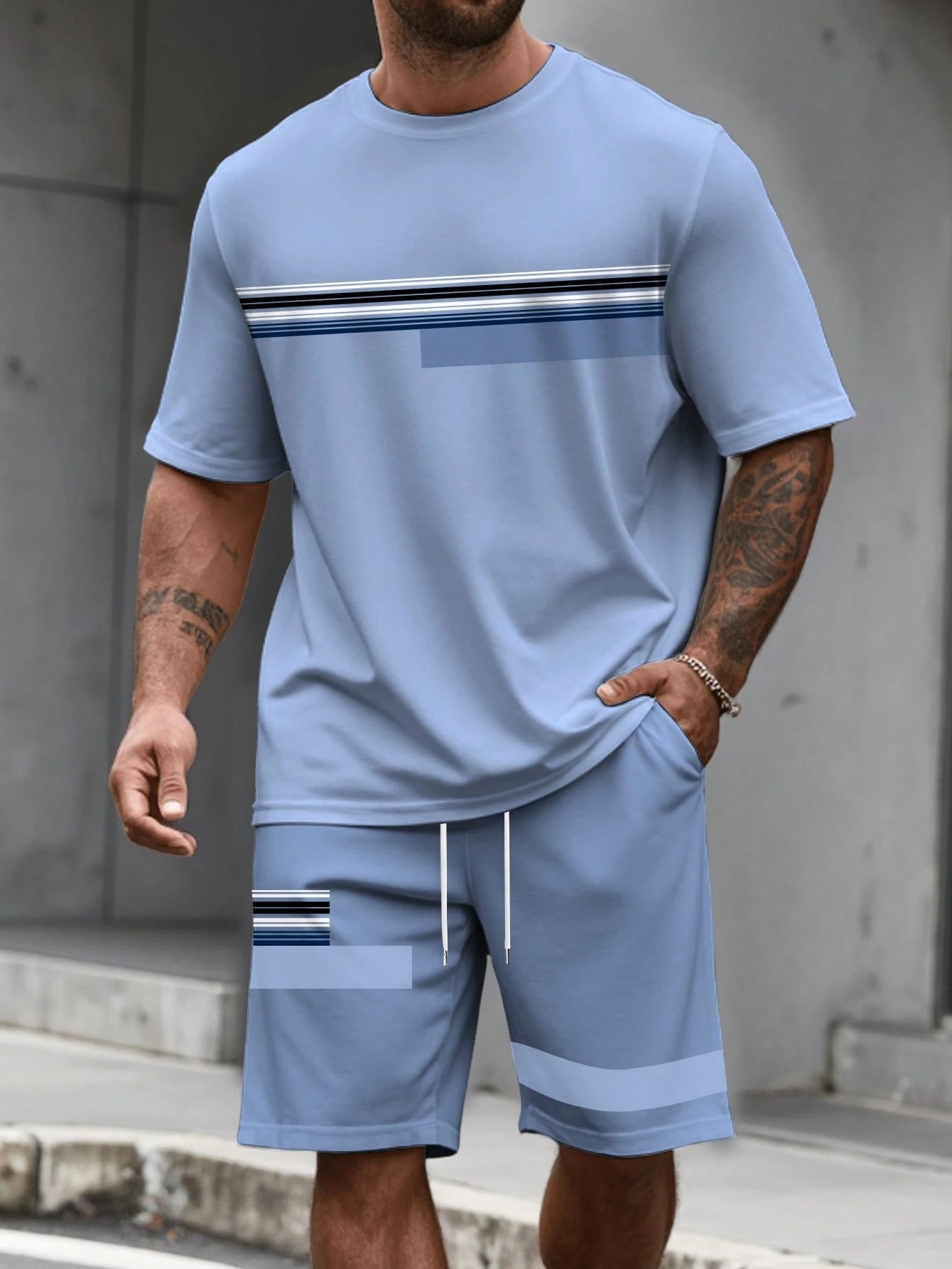 Street Fashion Summer 2026 - ชุดเซ็ตเสื้อยืดแขนสั้นและกางเกงขาสั้นลายทาง 3 มิติ สำหรับผู้ชาย ฤดูร้อน 2026