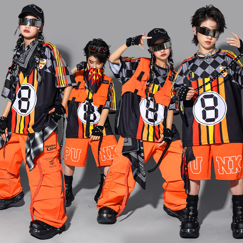 Street Fashion For Boy - ชุดเสื้อผ้าฮิปฮอปสำหรับเด็กผู้ชาย เสื้อแฟชั่นลายทางสไตล์เค-ป๊อป กางเกงคาร์โก้สีส้ม กางเกงขาสั้นสำหรับเต้นสตรีทแดนซ์ ชุดสตรีทแวร์สำหรับกลุ่ม ชุดเสื้อผ้าแจ๊ส