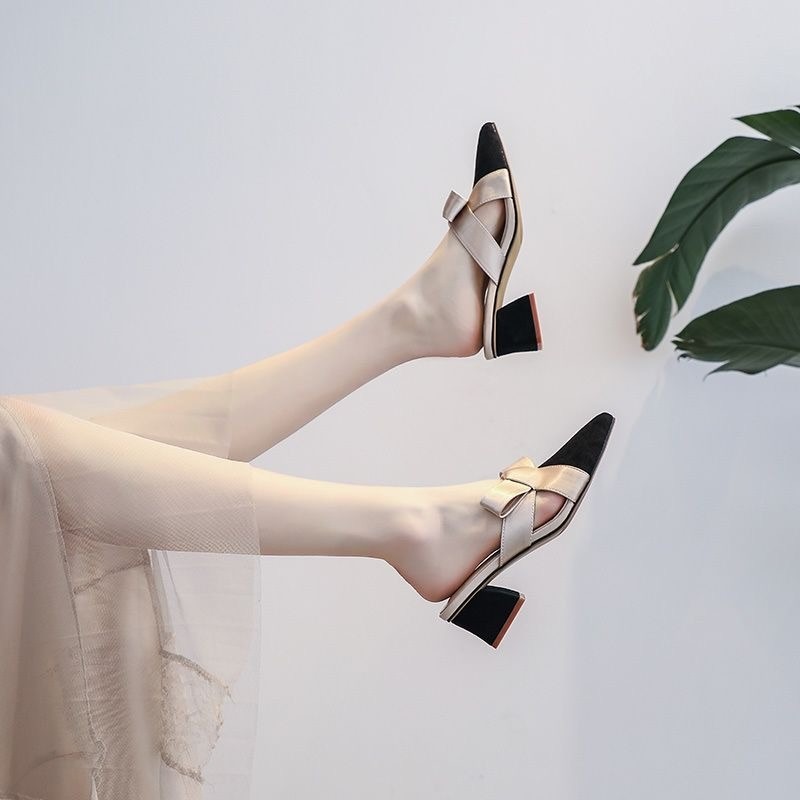 รองเท้าแตะแบบสวมปลายแหลมประดับ - Street Fashion Summer 2026 บทวิจารณ์และราคา
